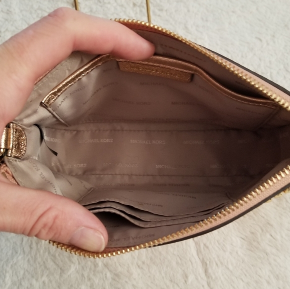 MICHAEL KORS SMALL HANDBAG NWOT - Picture 6 of 13